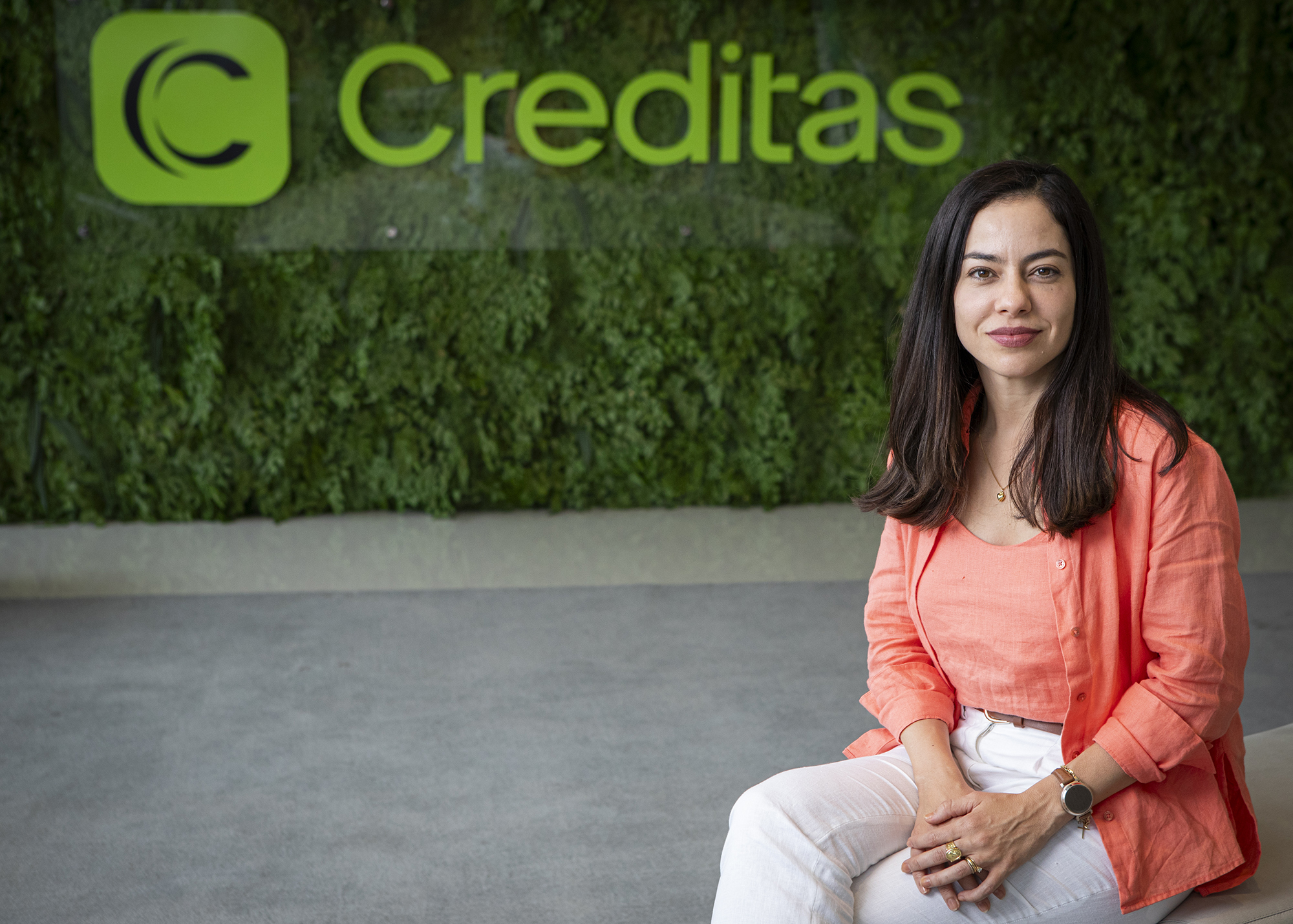 Creditas anuncia Julia Barroso como nova VP de Benefícios e Consignado Privado